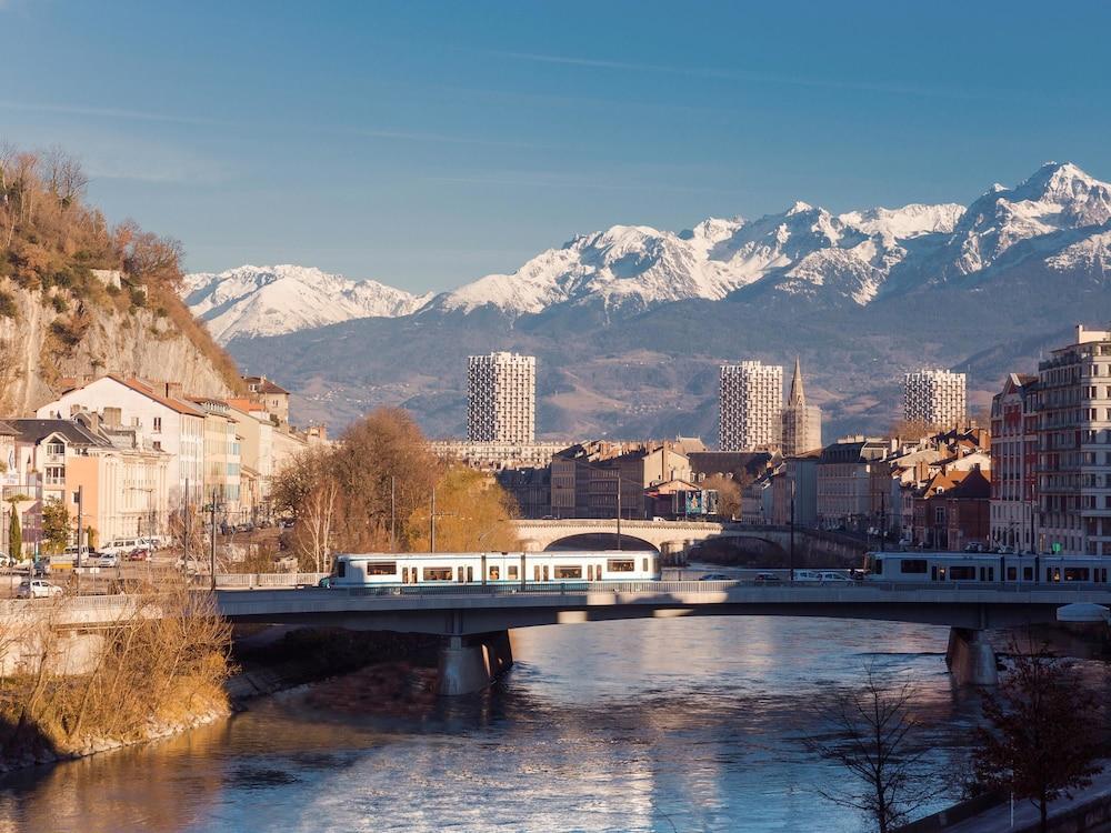 Ibis Grenoble Centre Bastille Екстериор снимка